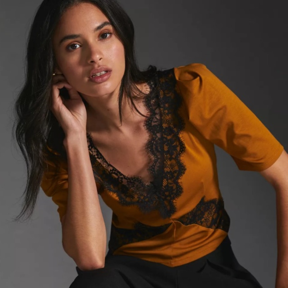 By Anthropologie Lace-Trimmed Tee [M]